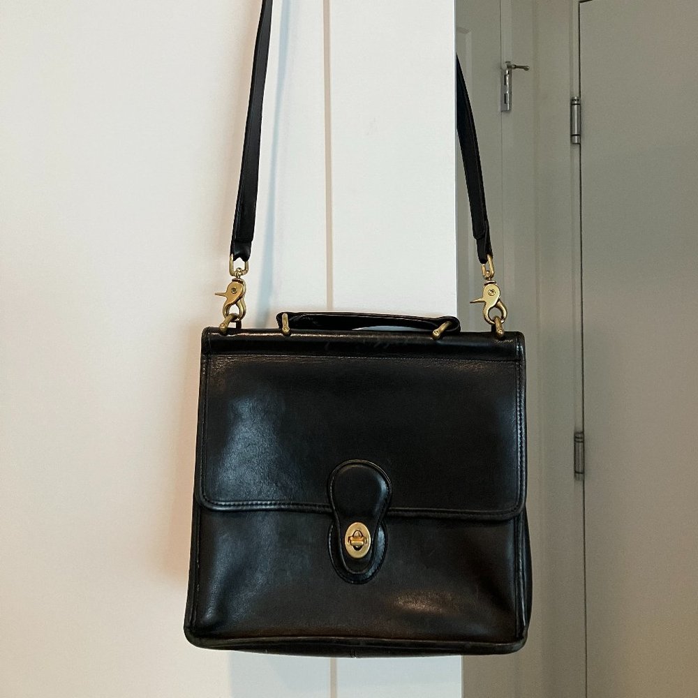 Vintage 90s Coach Black leather purse 9927